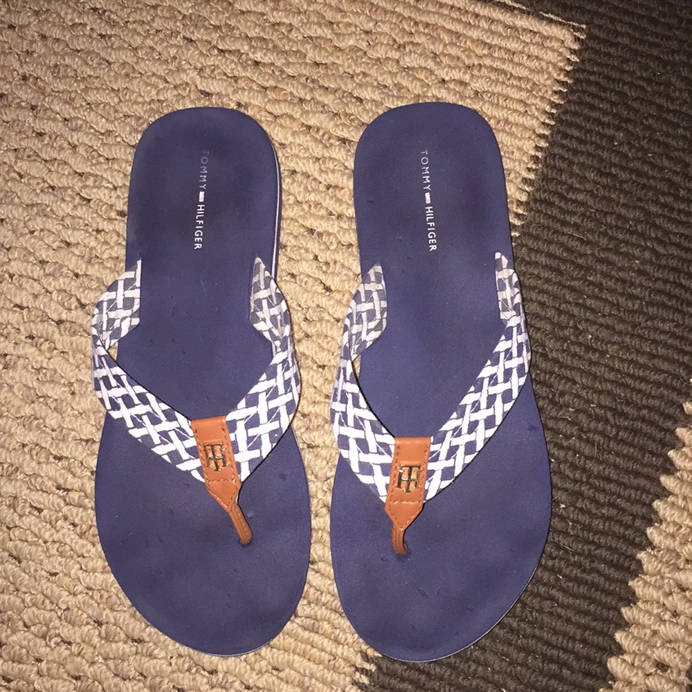 TOMMY HILFIGER FLIP FLOPS